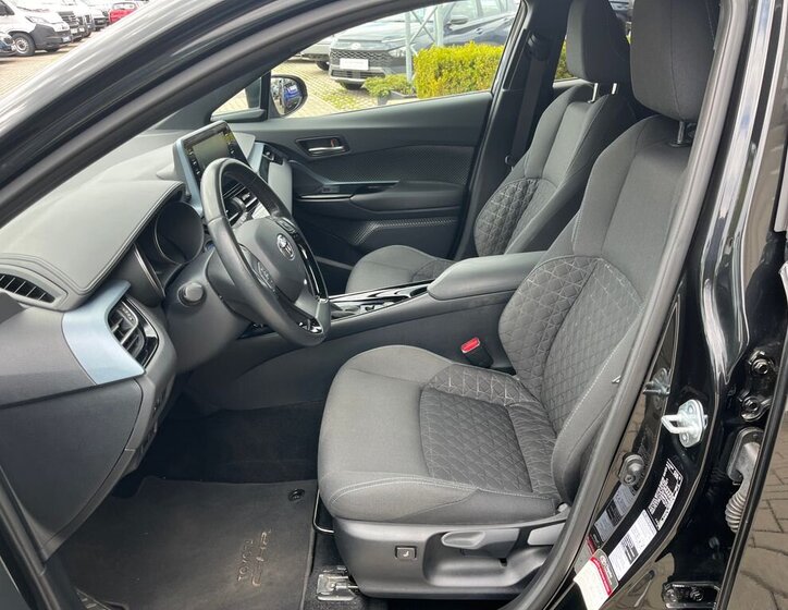 Toyota C-HR SUV / Terénní 1,8 l 72 kw