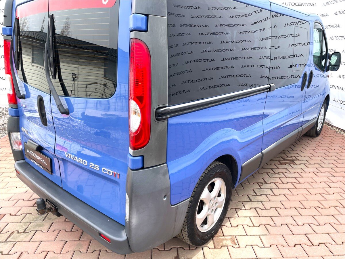 Opel Vivaro MPV 2,5 l 107 kw