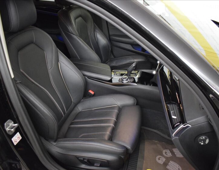 BMW Řada 5 Sedan / Limuzína 3,0 l 195 kw