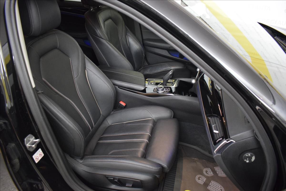 BMW Řada 5 Sedan / Limuzína 3,0 l 195 kw