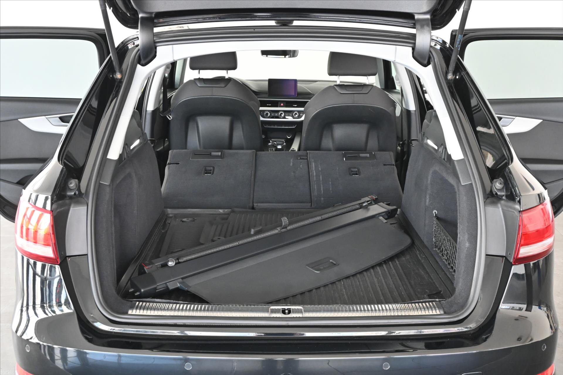 Audi A4 Kombi 2,0 l 140 kw