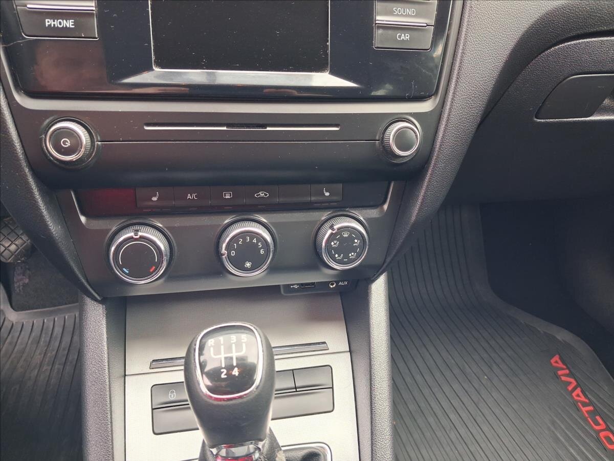 Škoda Octavia Sedan / Limuzína 1,6 l 66 kw