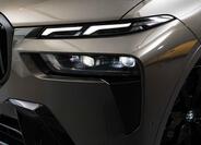 BMW X7 8