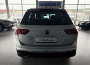 Volkswagen Tiguan 5