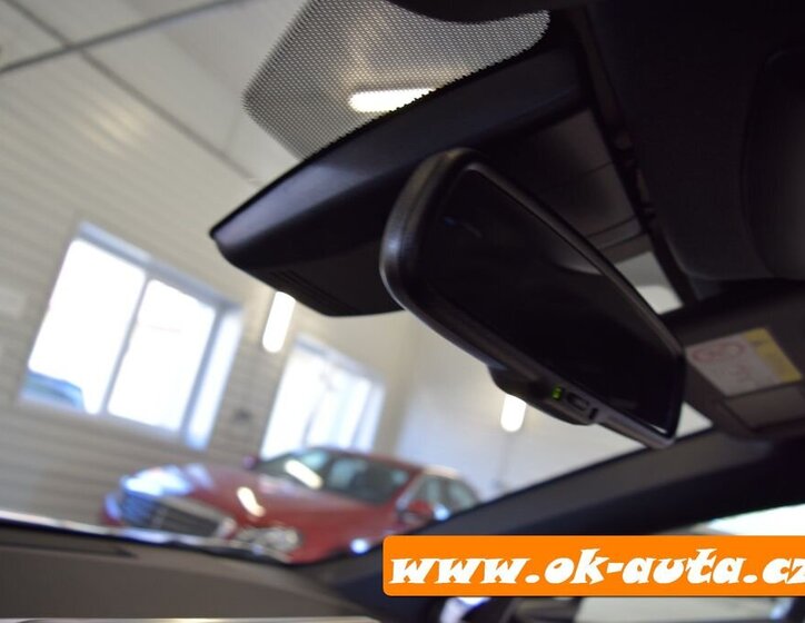 Toyota C-HR Hatchback 1,8 l 0