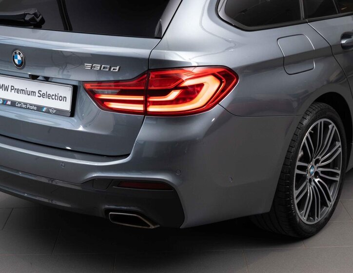 BMW Řada 5 Kombi 3,0 l 195 kw