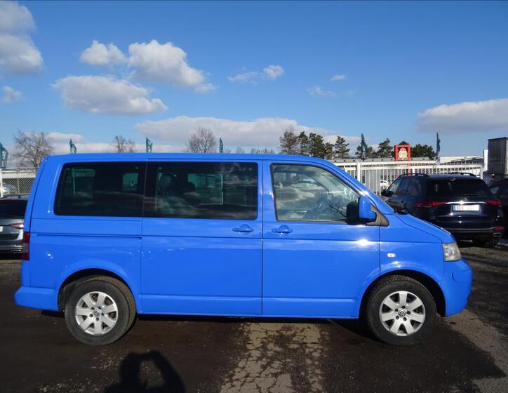 Volkswagen Caravelle 9