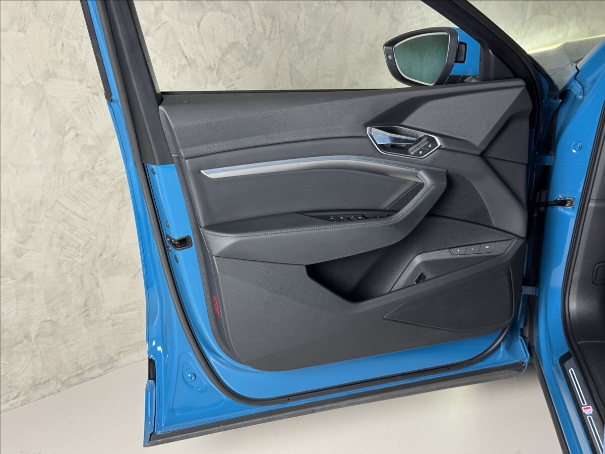 Audi e-tron SUV 0,0 300 kw