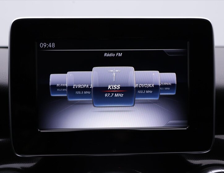 Mercedes-Benz CLA Sedan 1,5 l 80 kw