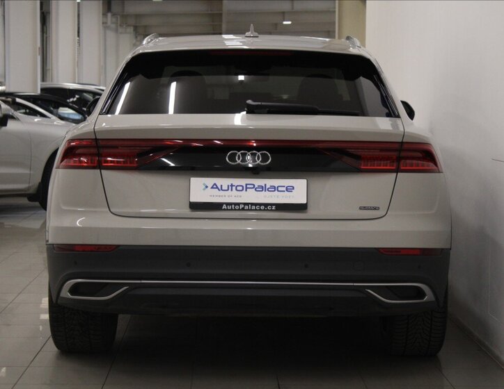 Audi Q8 SUV 3,0 l 210 kw