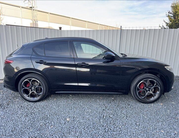 Alfa Romeo Stelvio SUV 2,0 l 206 kw