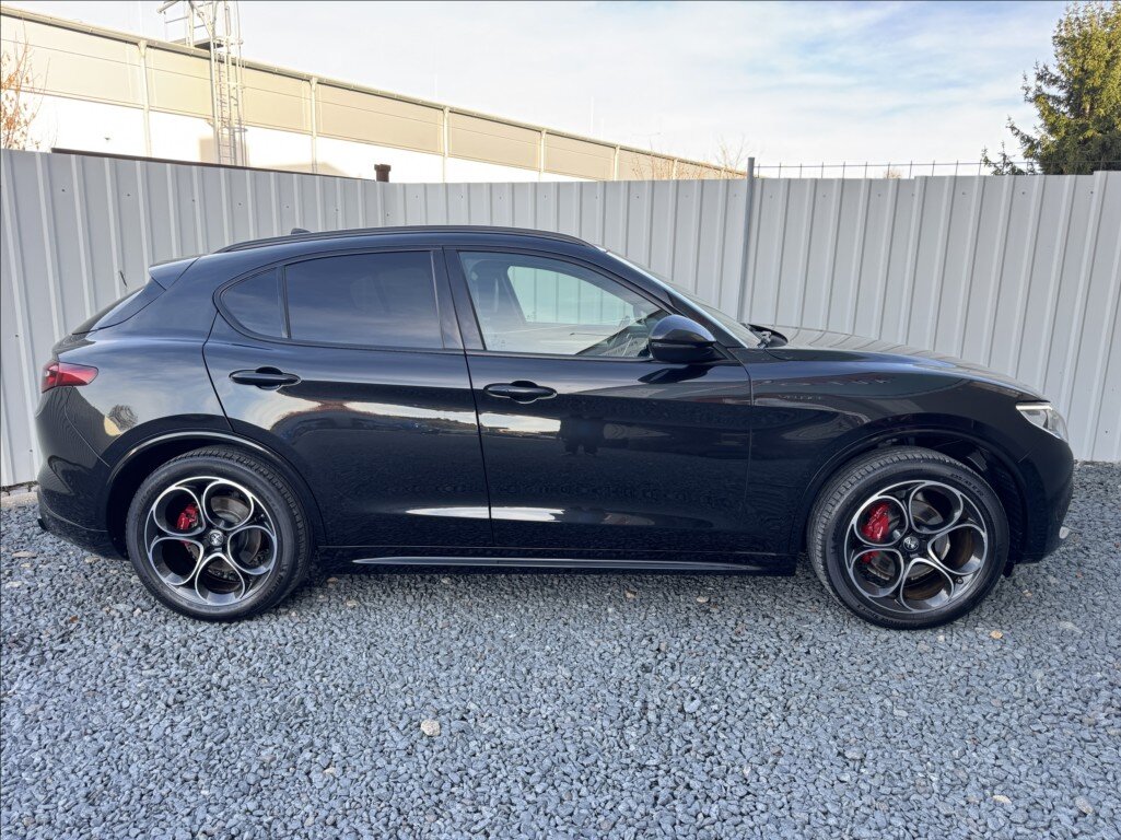 Alfa Romeo Stelvio SUV 2,0 l 206 kw