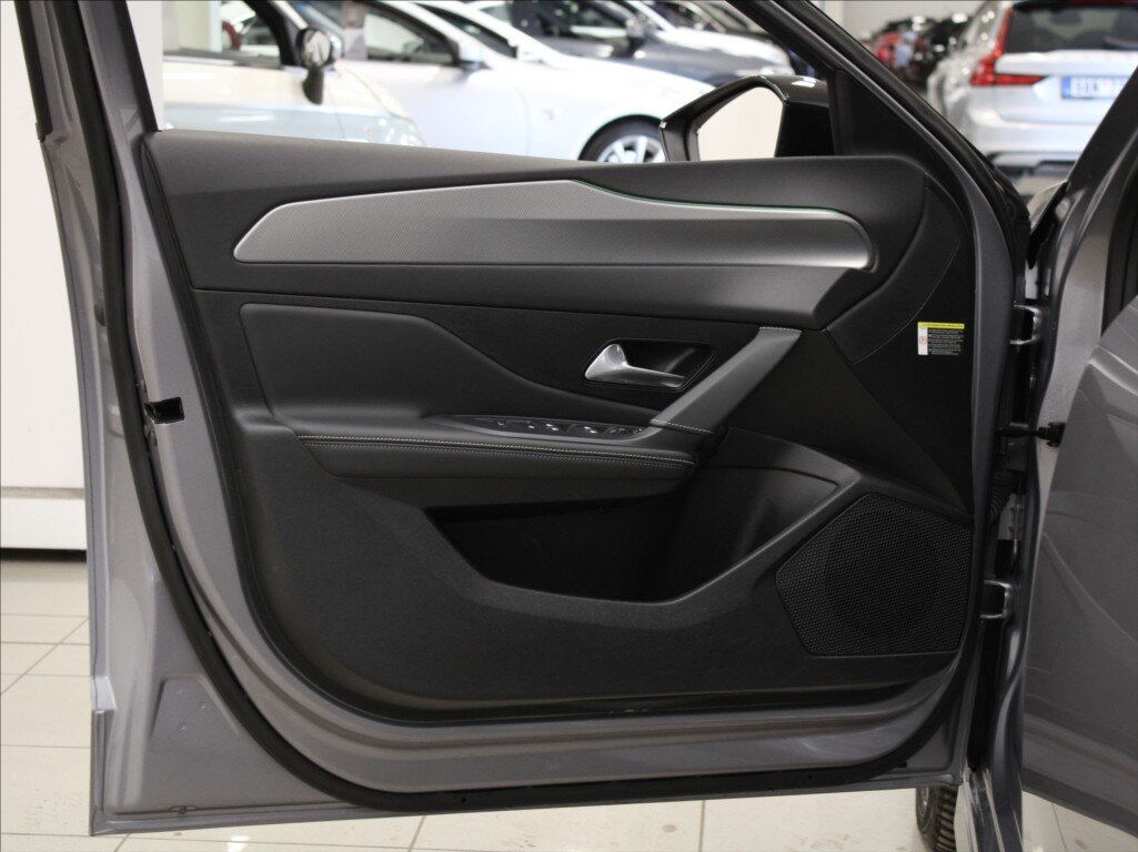 Peugeot 308 Kombi 1,2 l 96 kw