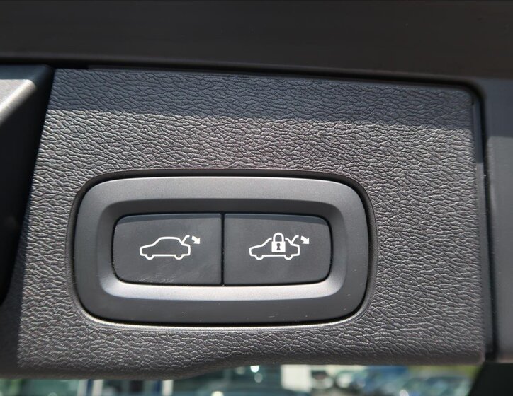 Volvo XC60 SUV / Terénní 2,0 l 145 kw