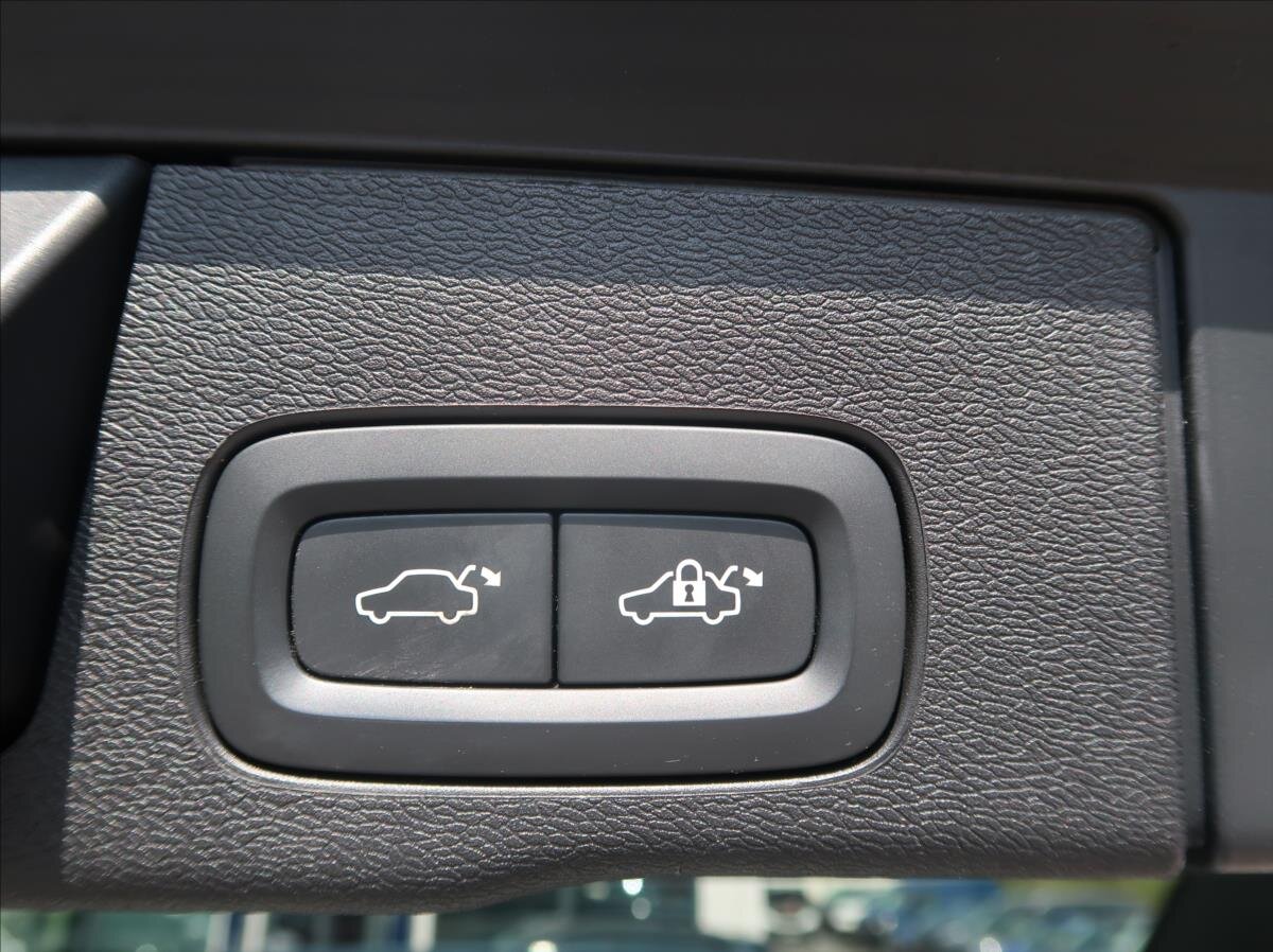 Volvo XC60 SUV / Terénní 2,0 l 145 kw