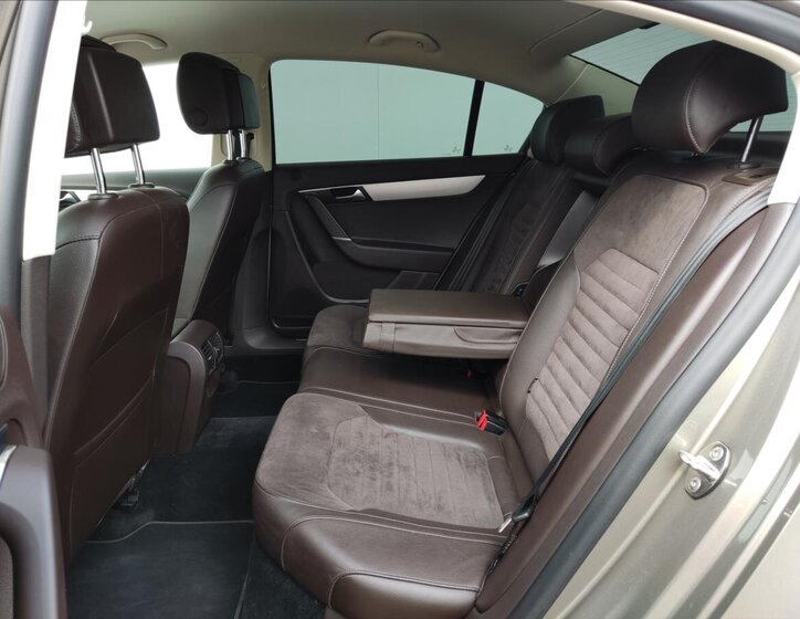 Volkswagen Passat Sedan / Limuzína 2,0 l 130 kw