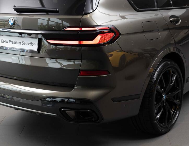 BMW X7 9