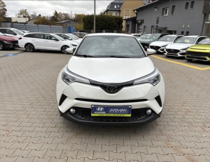 Toyota C-HR 2