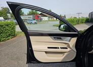 Jaguar XF 9