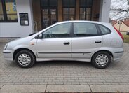 Nissan Almera Tino 6