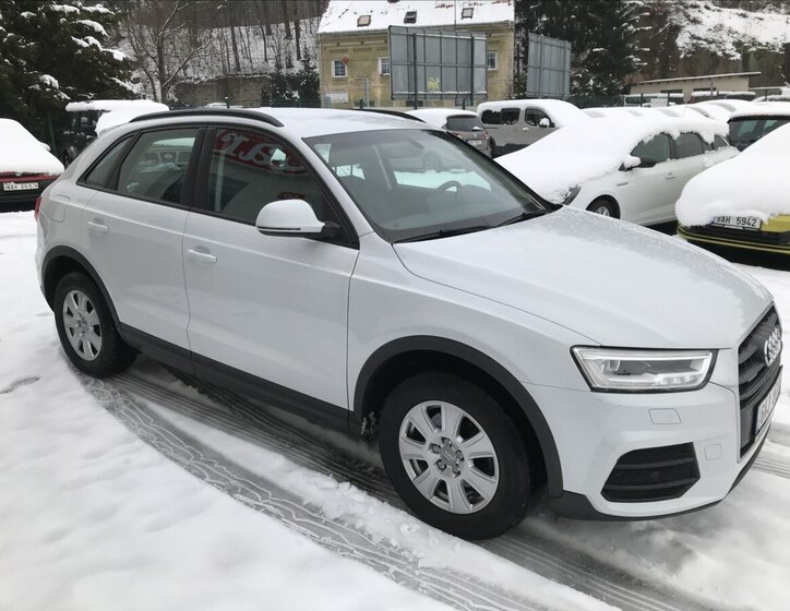 Audi Q3 8