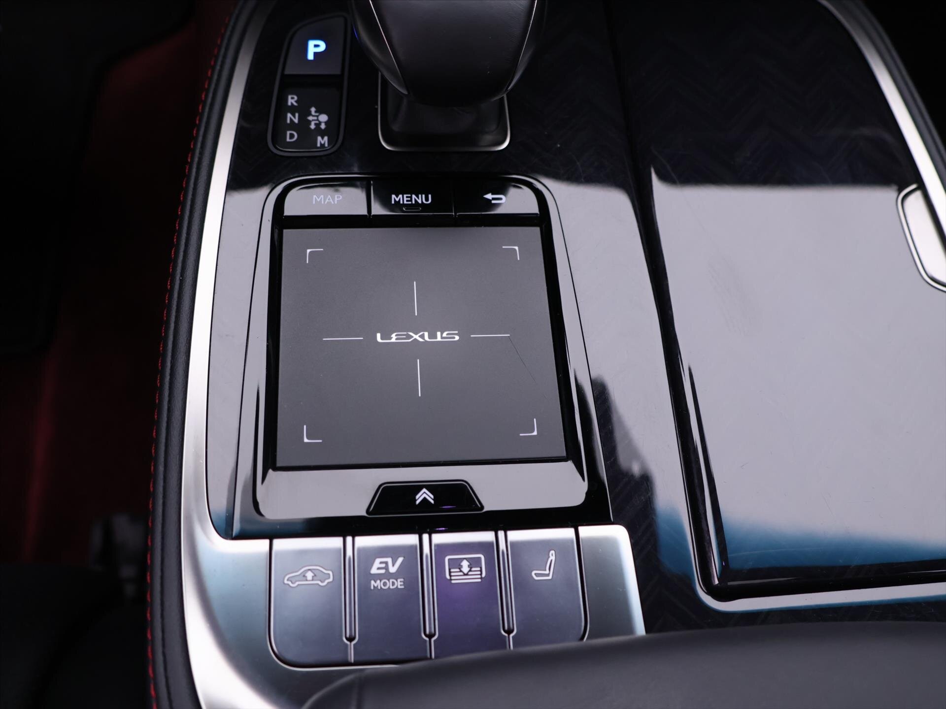 Lexus LS 500h Sedan / Limuzína 3,5 l 220 kw