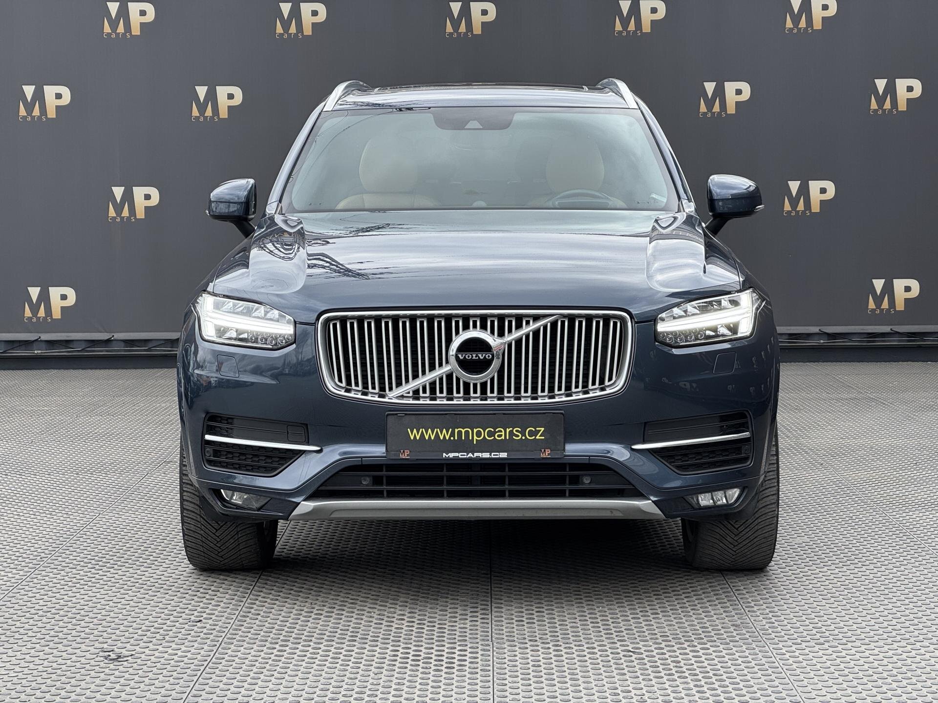 Volvo XC90 SUV / Terénní 2,0 l 173 kw