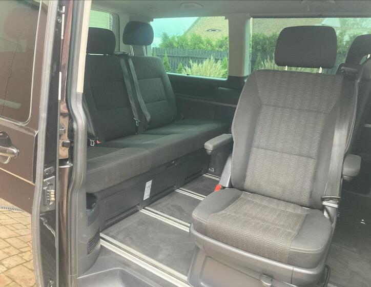 Volkswagen Multivan 21