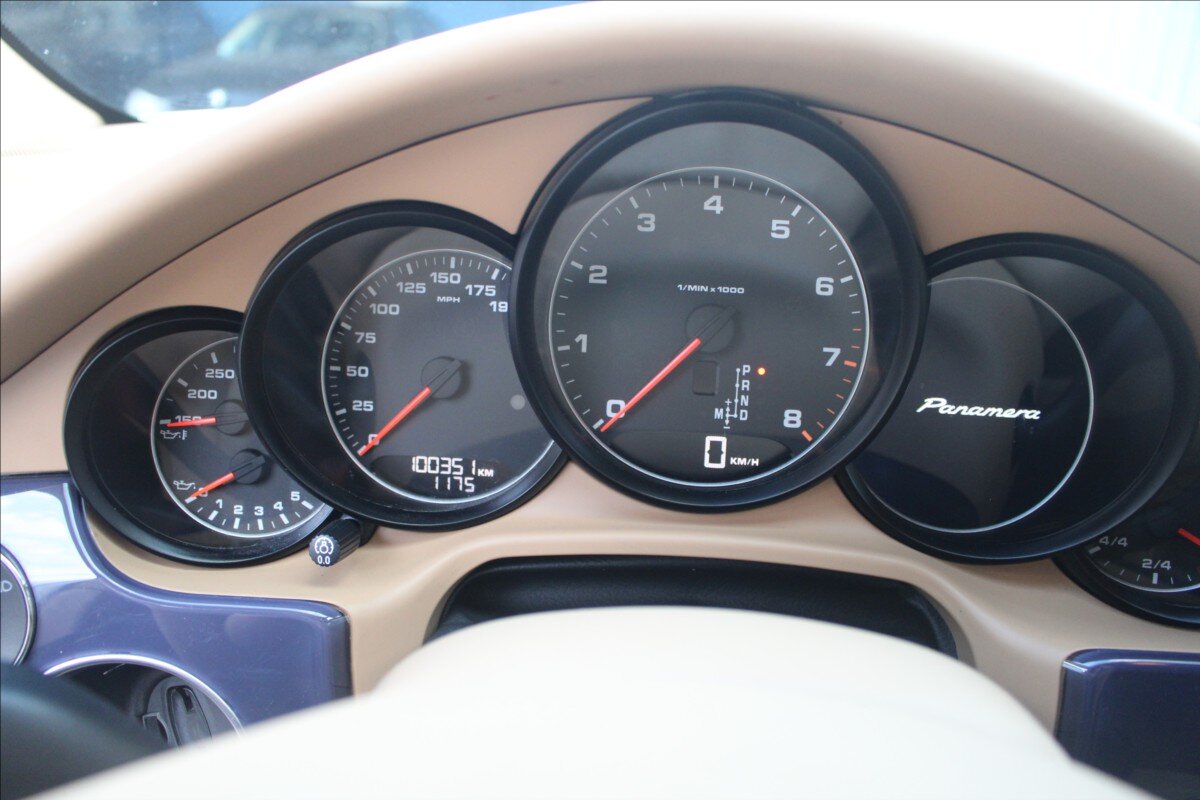 Porsche Panamera Hatchback 3,6 l 220 kw