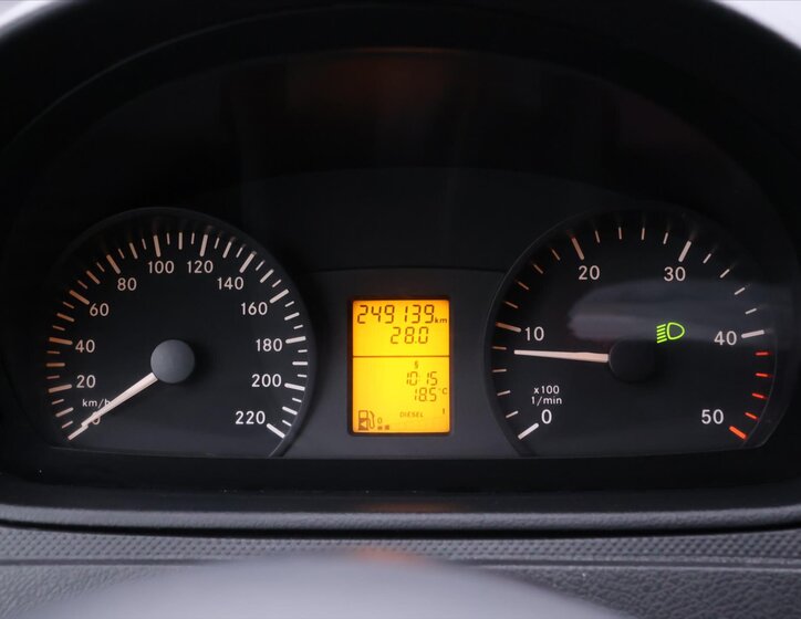 Mercedes-Benz Vito Kombi 2,1 l 70 kw