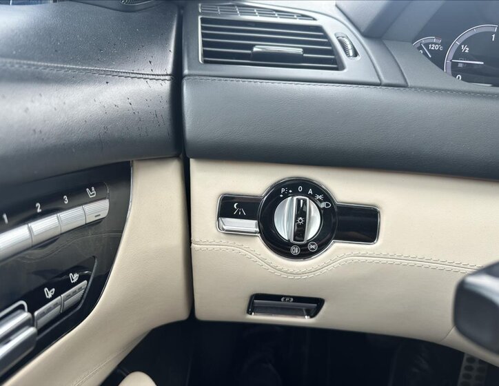 Mercedes-Benz CL Kupé 4,7 l 320 kw