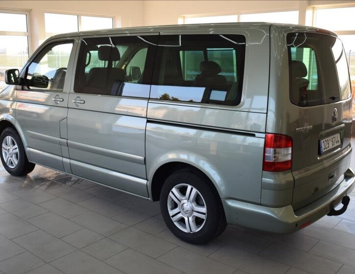 Volkswagen Multivan VAN-Minibus 2,5 l 128 kw