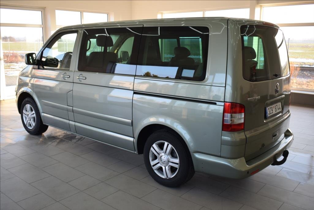 Volkswagen Multivan VAN-Minibus 2,5 l 128 kw