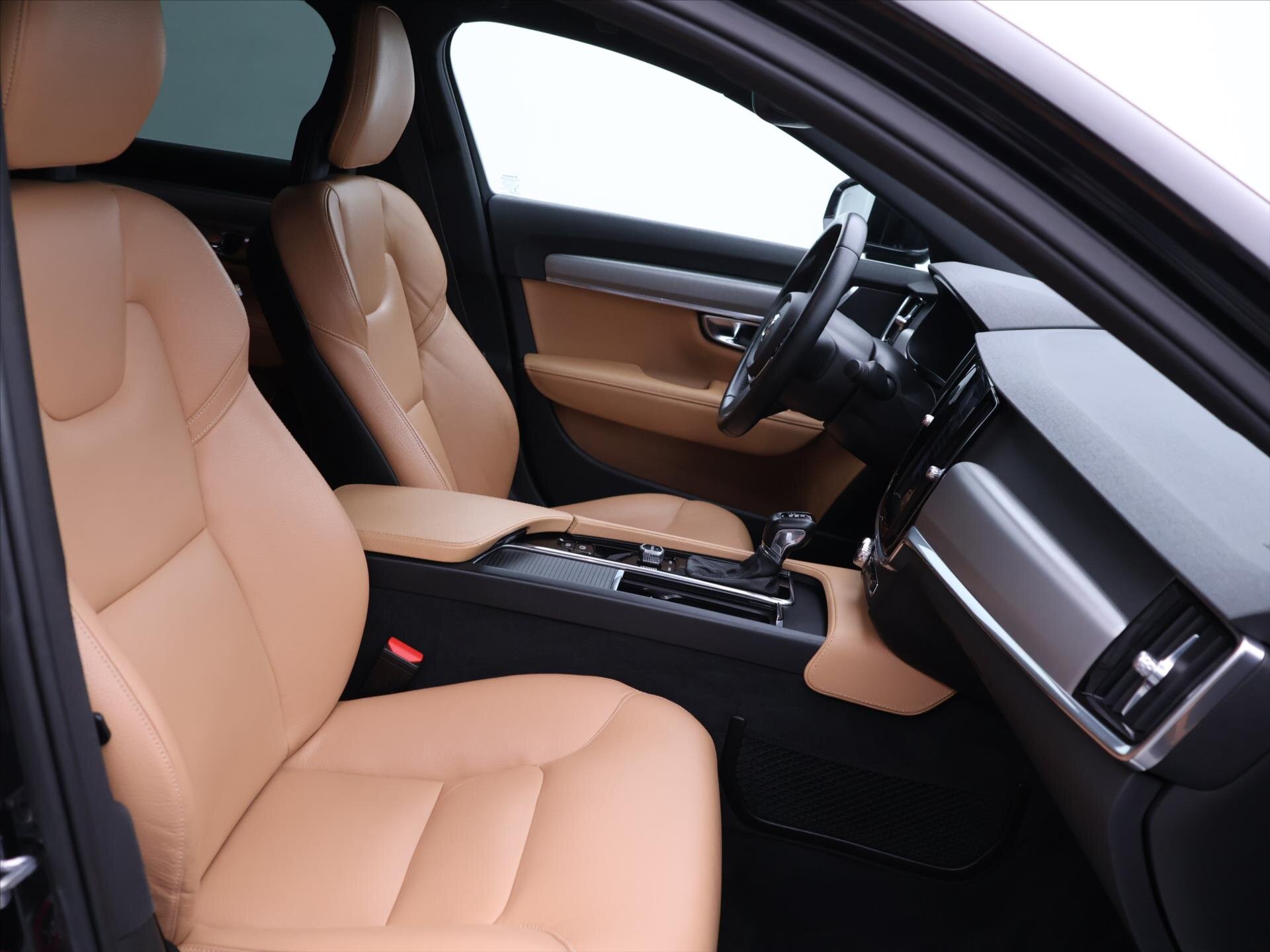 Volvo S90 Sedan / Limuzína 2,0 l 187 kw