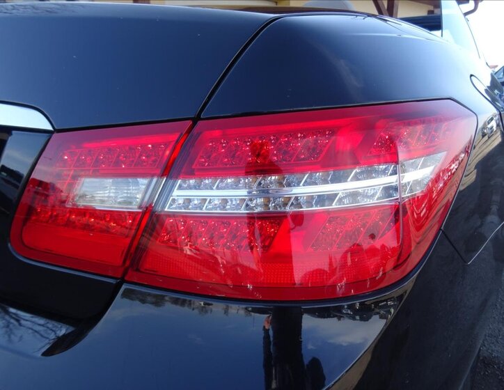 Mercedes-Benz Třídy E 12