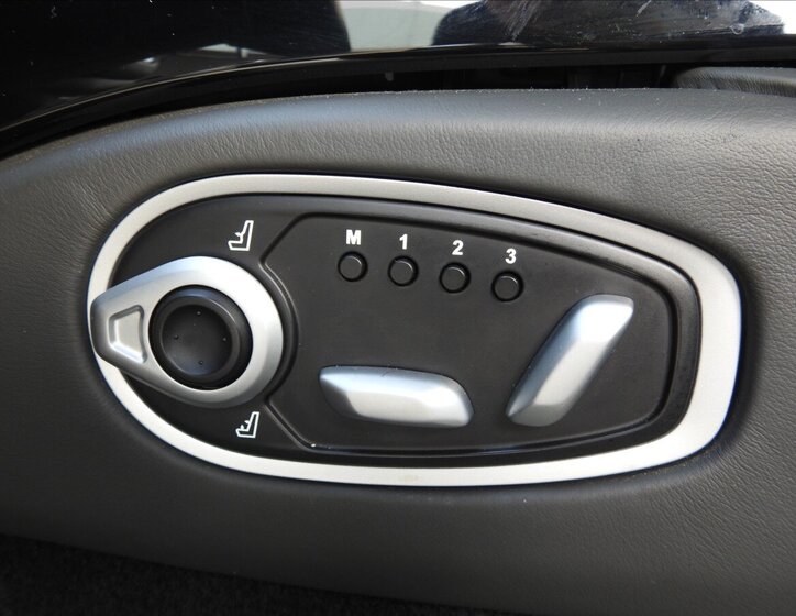 Aston Martin Vantage Kupé 4,0 l 375 kw