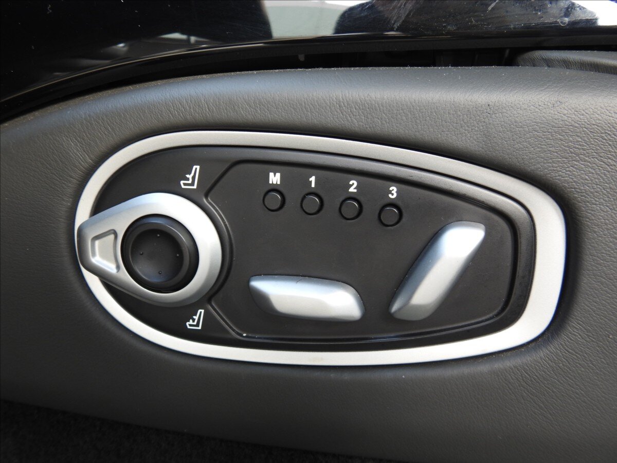 Aston Martin Vantage Kupé 4,0 l 375 kw