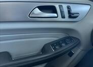 Mercedes-Benz Třídy M 12