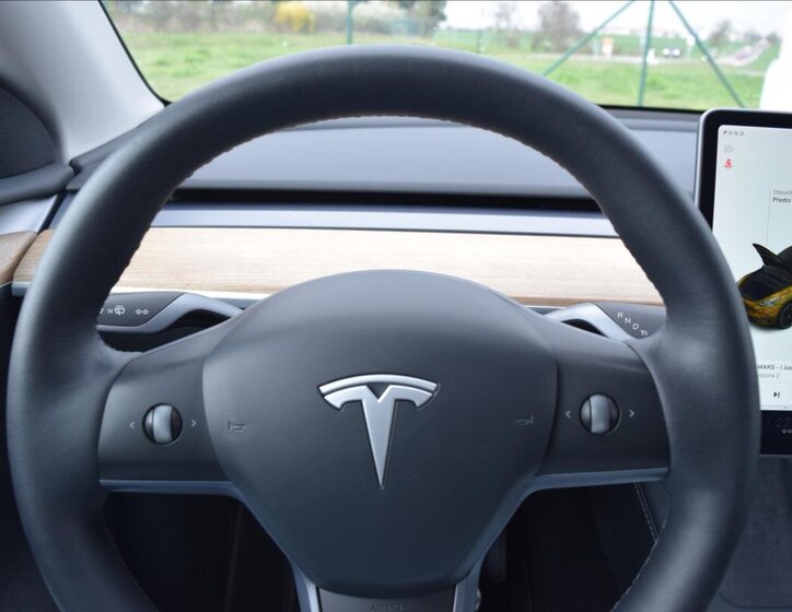 Tesla Model Y SUV / Terénní 0,0 378 kw