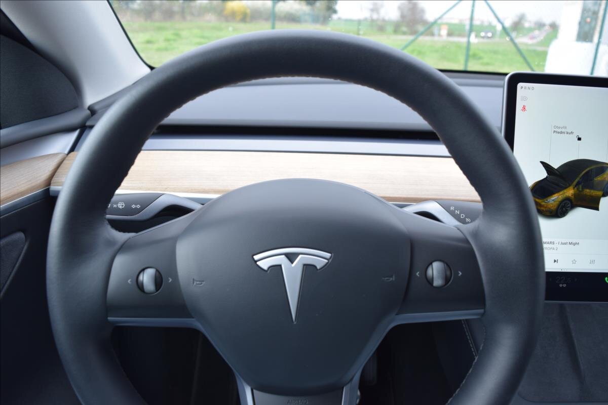 Tesla Model Y SUV / Terénní 0,0 378 kw