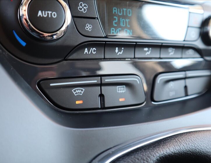 Ford Kuga SUV / Terénní 1,6 l 110 kw