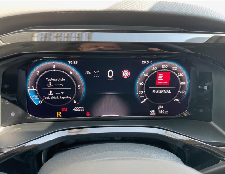 Volkswagen Multivan 8