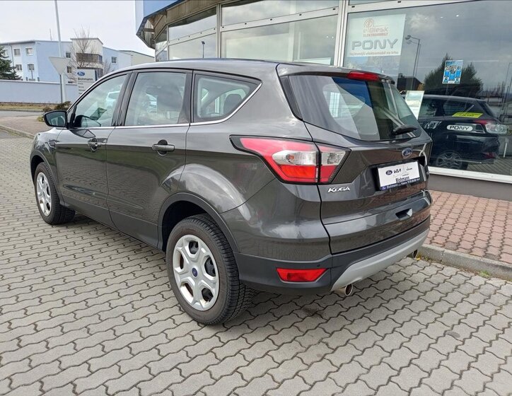 Ford Kuga SUV / Terénní 1,5 l 88 kw