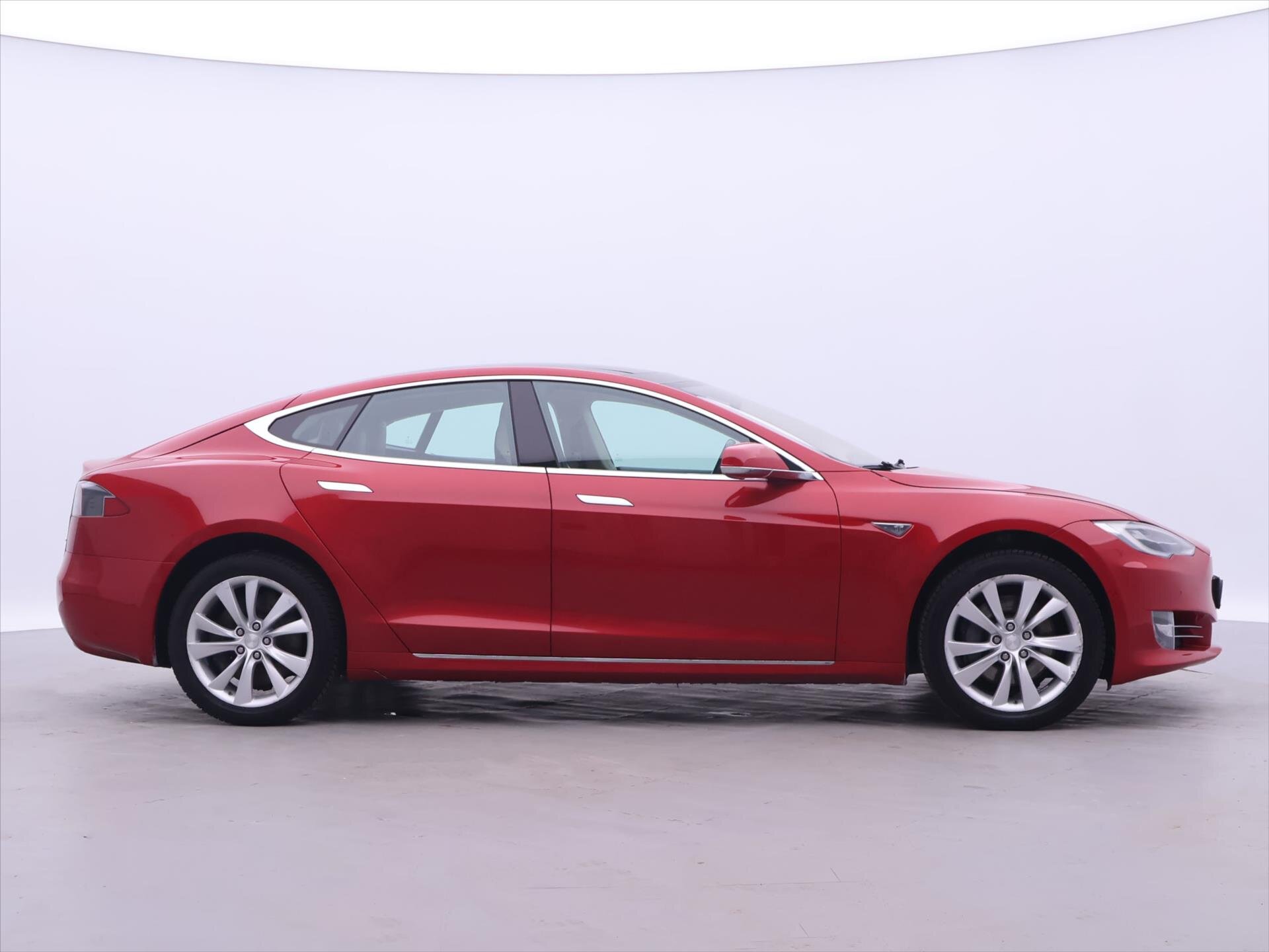 Tesla Model S Sedan / Limuzína 0,0 193 kw