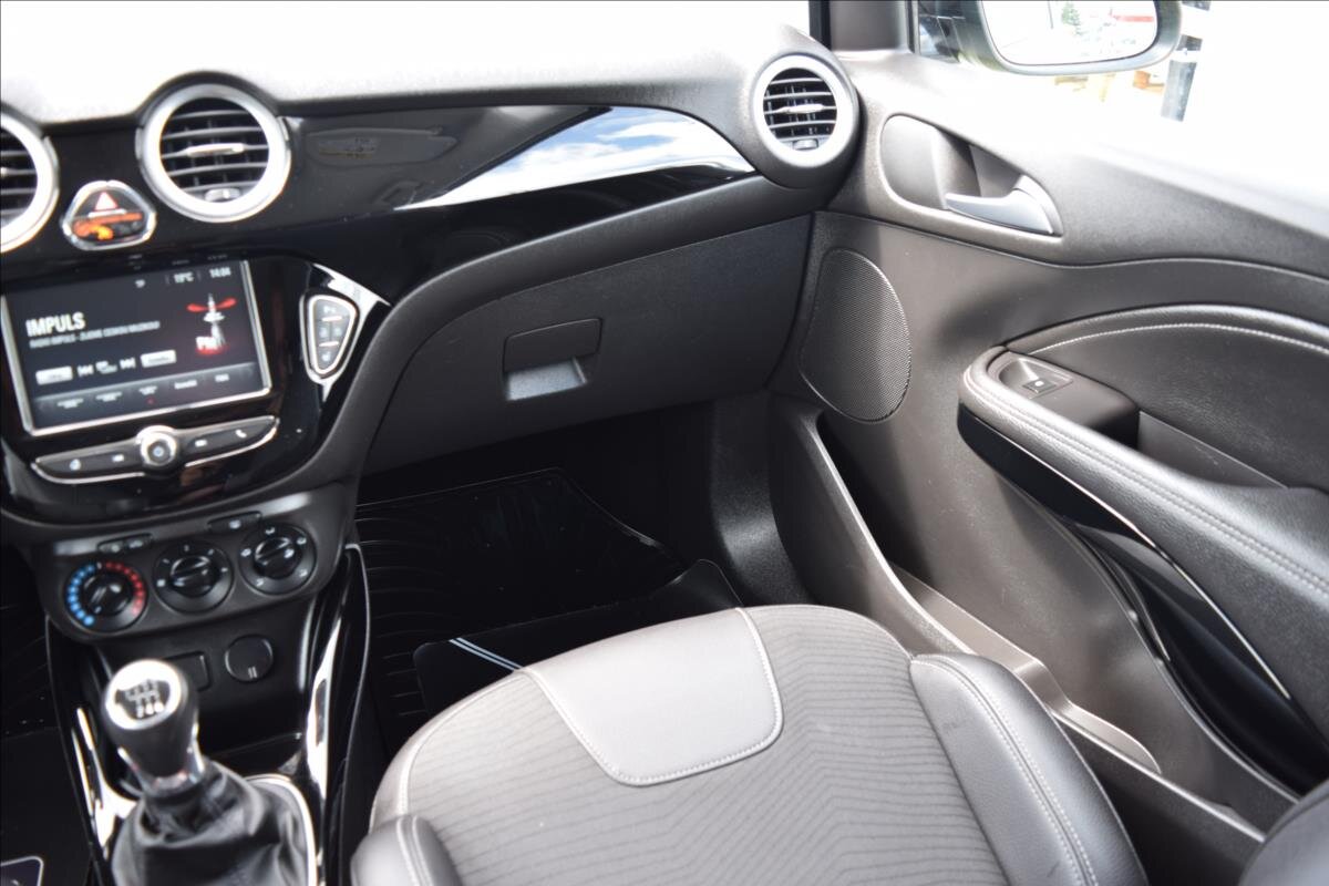 Opel Adam Hatchback 999,0 66 kw