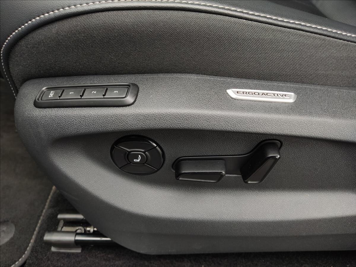 Volkswagen Tiguan SUV / Terénní 1,5 l 130 kw