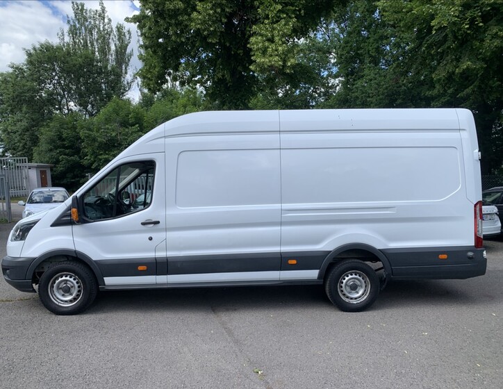 Ford Transit 9