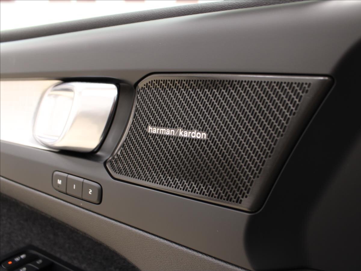 Volvo XC40 Kombi 2,0 l 145 kw