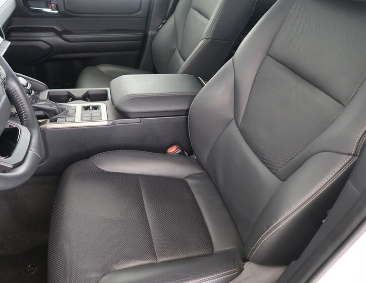 Toyota Land Cruiser SUV 2,8 l 151 kw