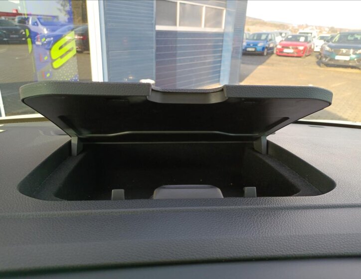 Peugeot Traveller 17